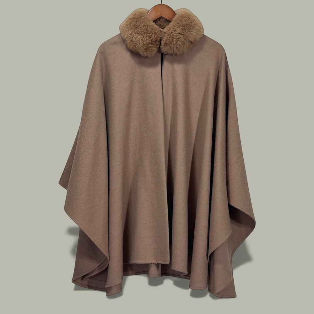Tom Gutie Baby Alpaca Cape with Removable Alpaca Fur Collar – Handmade in Peru